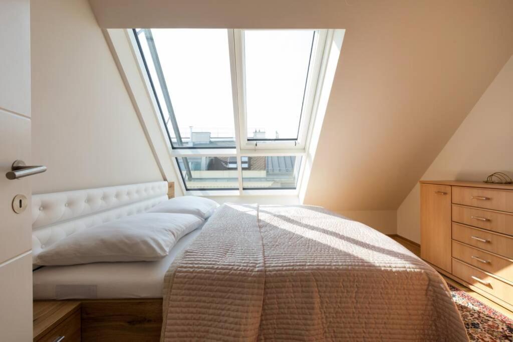 Appartement Grosses Penthouse #12 Mit Terrasse Und Aussicht à Vienne Extérieur photo