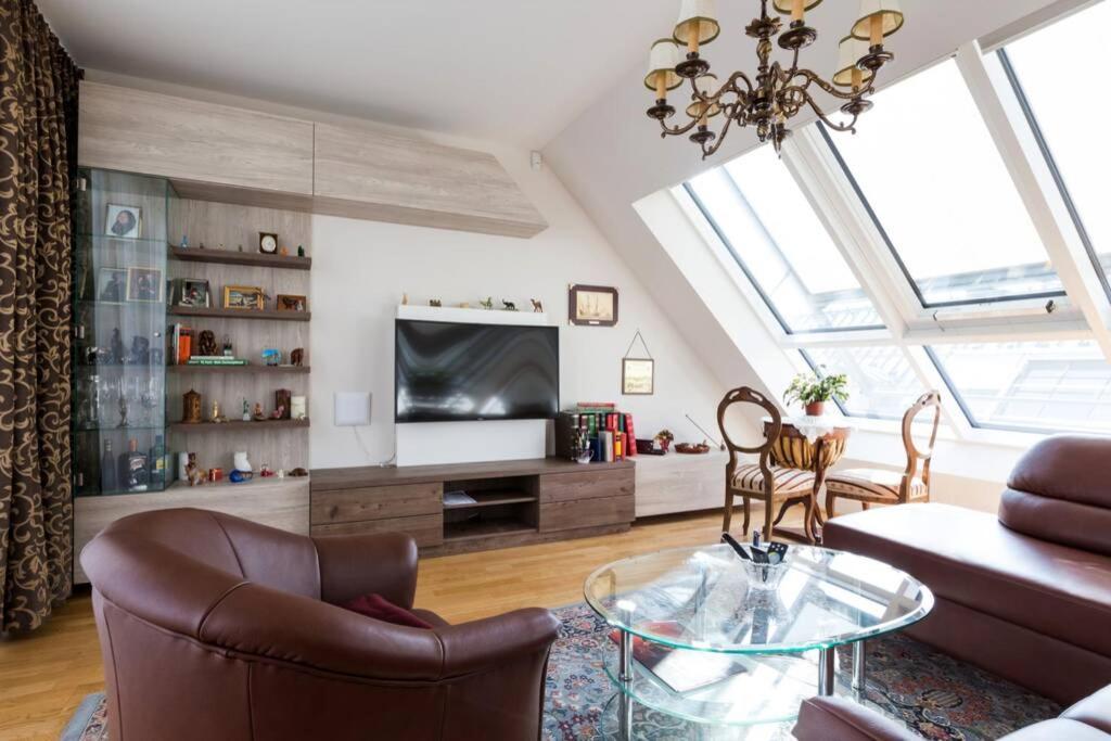 Appartement Grosses Penthouse #12 Mit Terrasse Und Aussicht à Vienne Extérieur photo